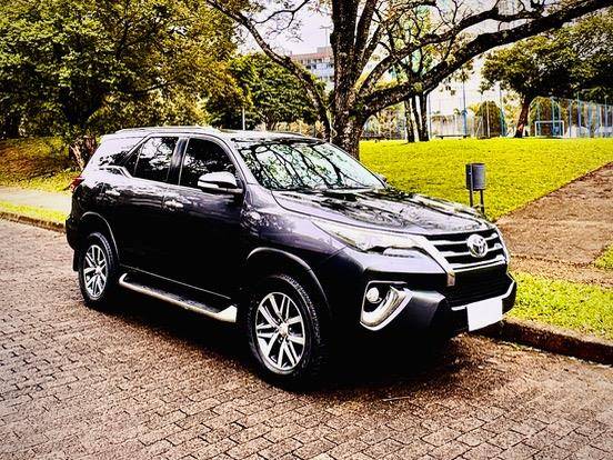 TOYOTA HILUX SW4 2.8 SRX 4X4 16V TURBO INTERCOOLER DIESEL 4P AUTOMÁTICO